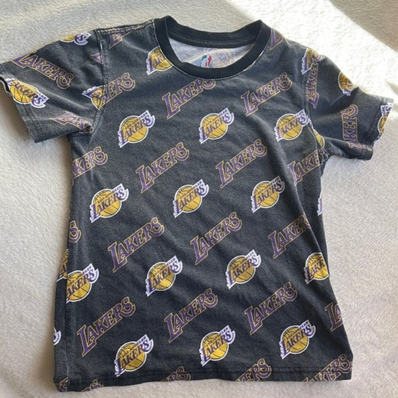 NBA Other - Los Angeles Lakers Youth NBA Short Sleeve T-shirt (Size Small)‎